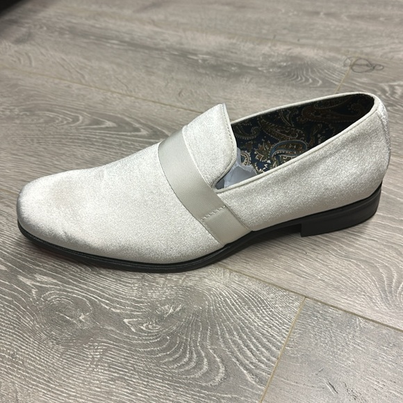 Loafers white with red bottomed brand new multiple sizes available - Picture 3 of 6